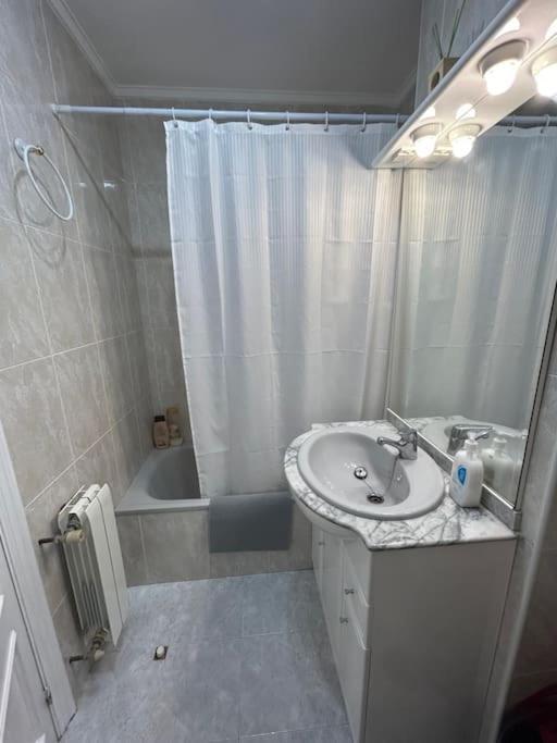 Playa De Berria -Apartamento Con Piscina Y Vistas Al Mar Santoña Extérieur photo