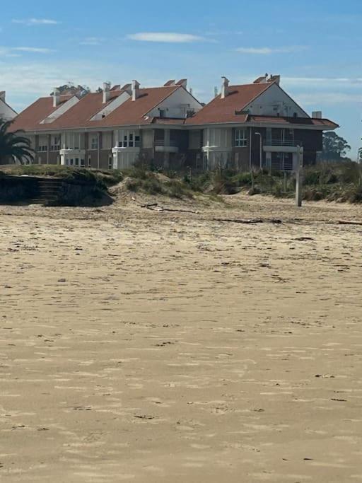 Playa De Berria -Apartamento Con Piscina Y Vistas Al Mar Santoña Extérieur photo